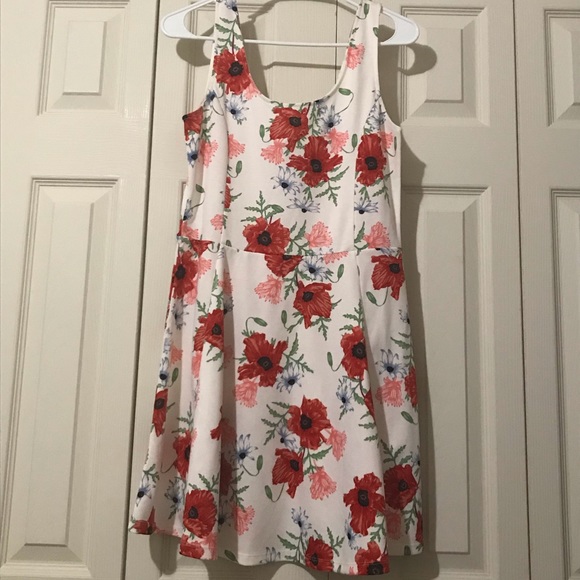 H&M Dresses & Skirts - Floral Mini Dress